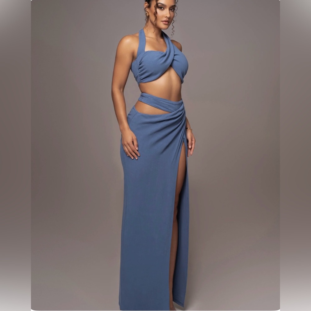 Elegant Blue Halter Maxi Dress